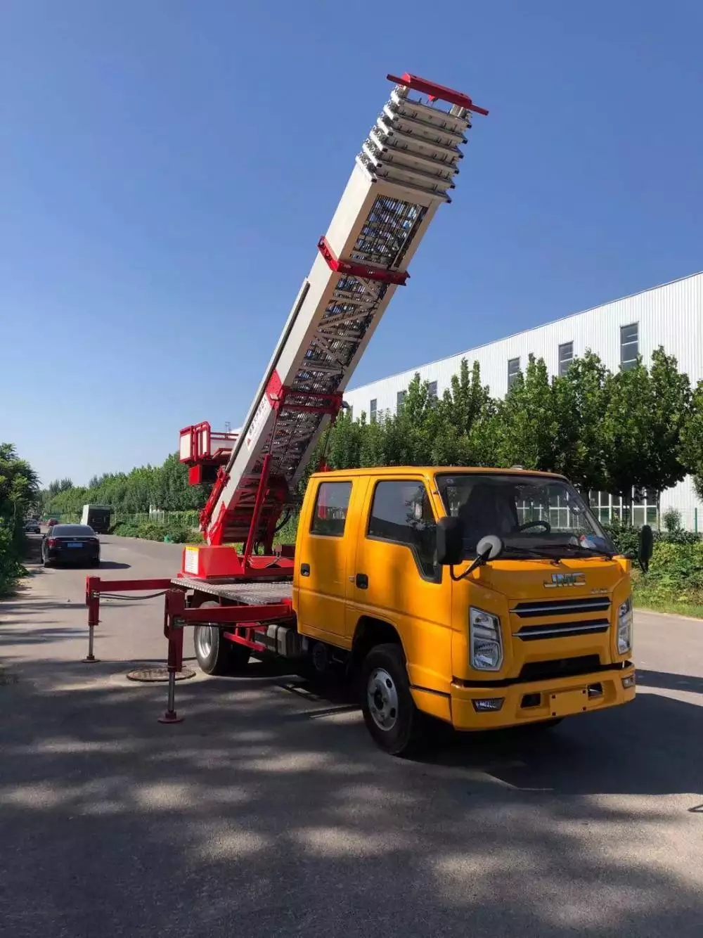 邦溪镇附近的云梯车出租服务：轻松解决高空作业需求