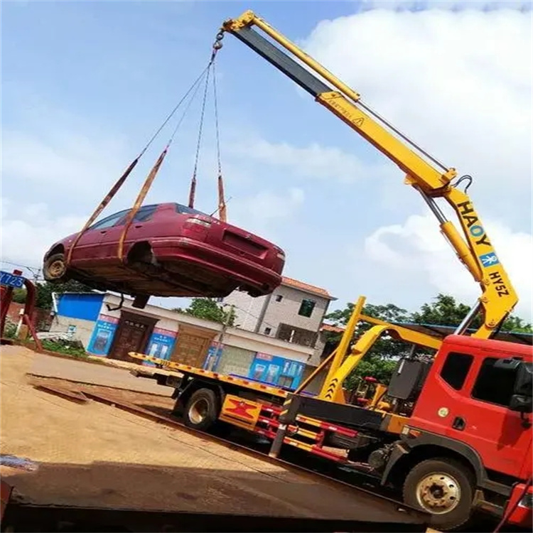 邦溪镇吊车吊汽车的正确方法